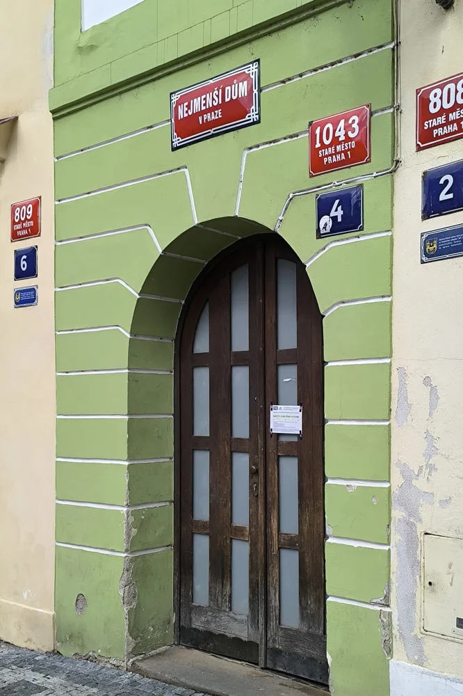 Autorská fotografie dveří ze sady Metafora na zkoušku, karta 11